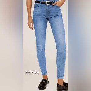 MNG/Mango “Kim” Jeans • Size 6 • EUC